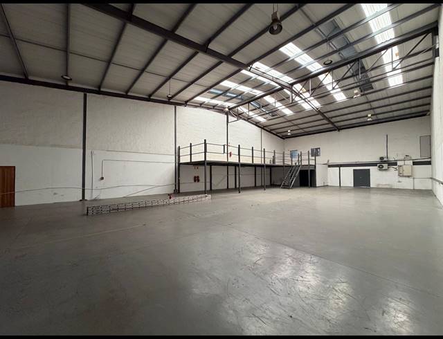 666M² WAREHOUSE TO LET IN HALFWAY HOUSE